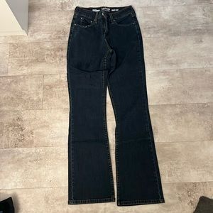 Signature Levi totally shaping boot cut jeans size 4 /W27 L32